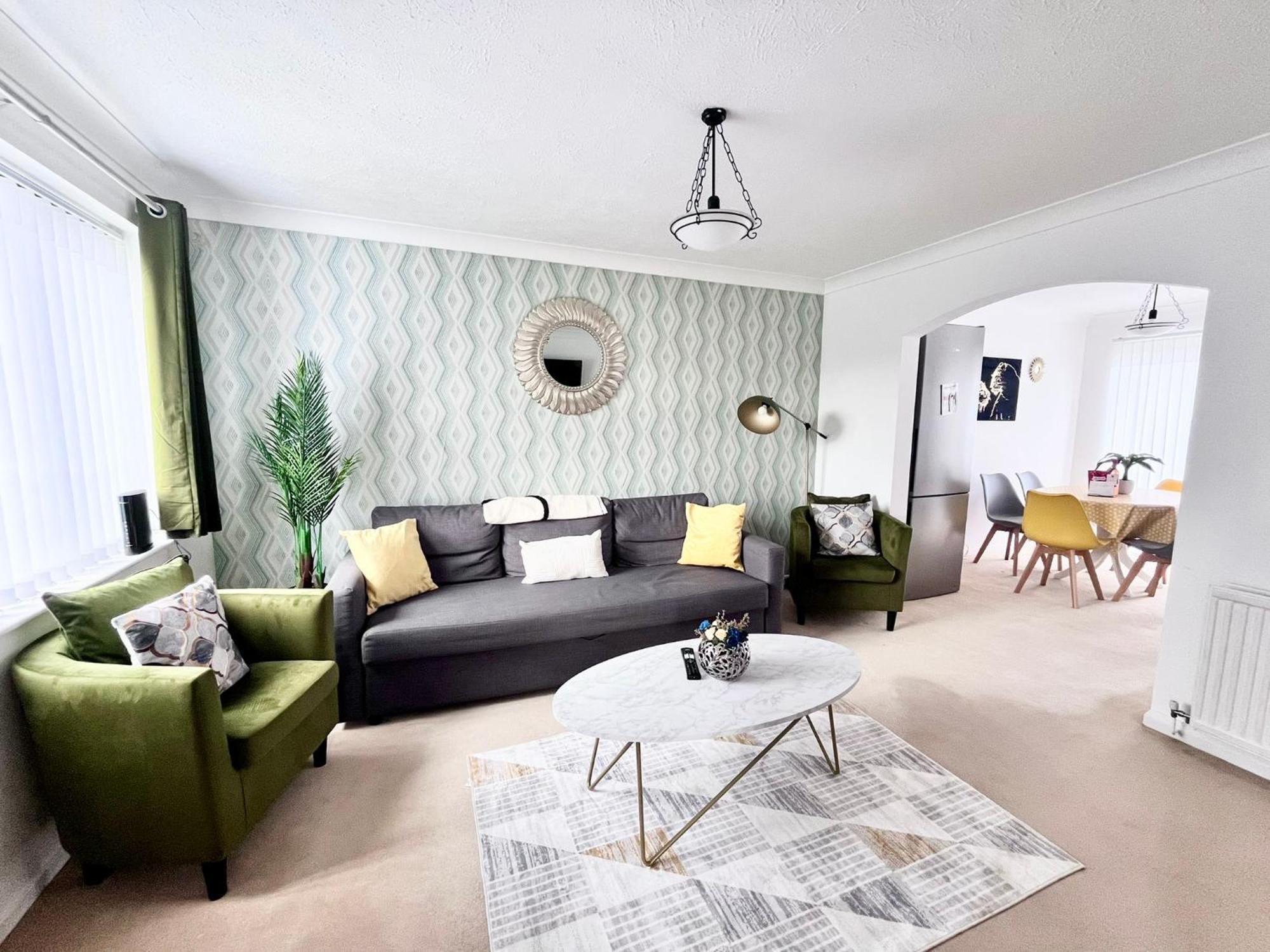 Lush House Close To Ashford Town Centre With Driveway Eksteriør bilde