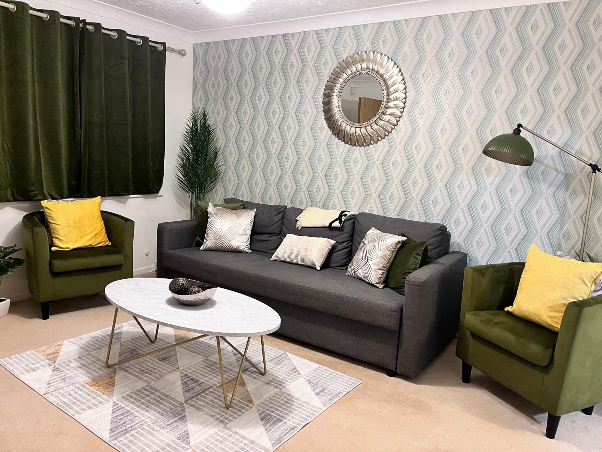 Lush House Close To Ashford Town Centre With Driveway Eksteriør bilde