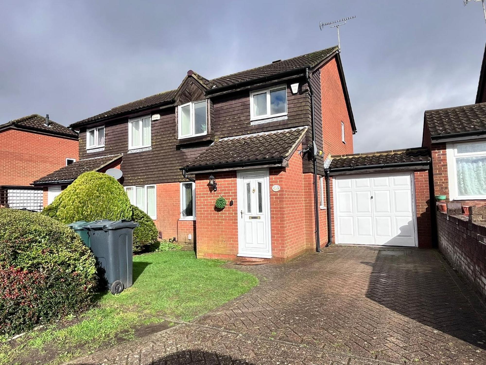 Lush House Close To Ashford Town Centre With Driveway Eksteriør bilde