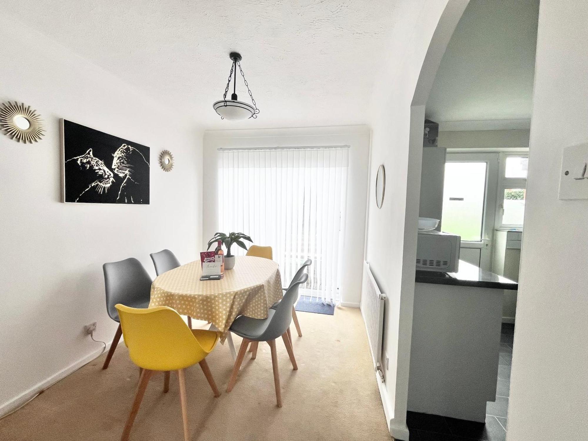 Lush House Close To Ashford Town Centre With Driveway Eksteriør bilde