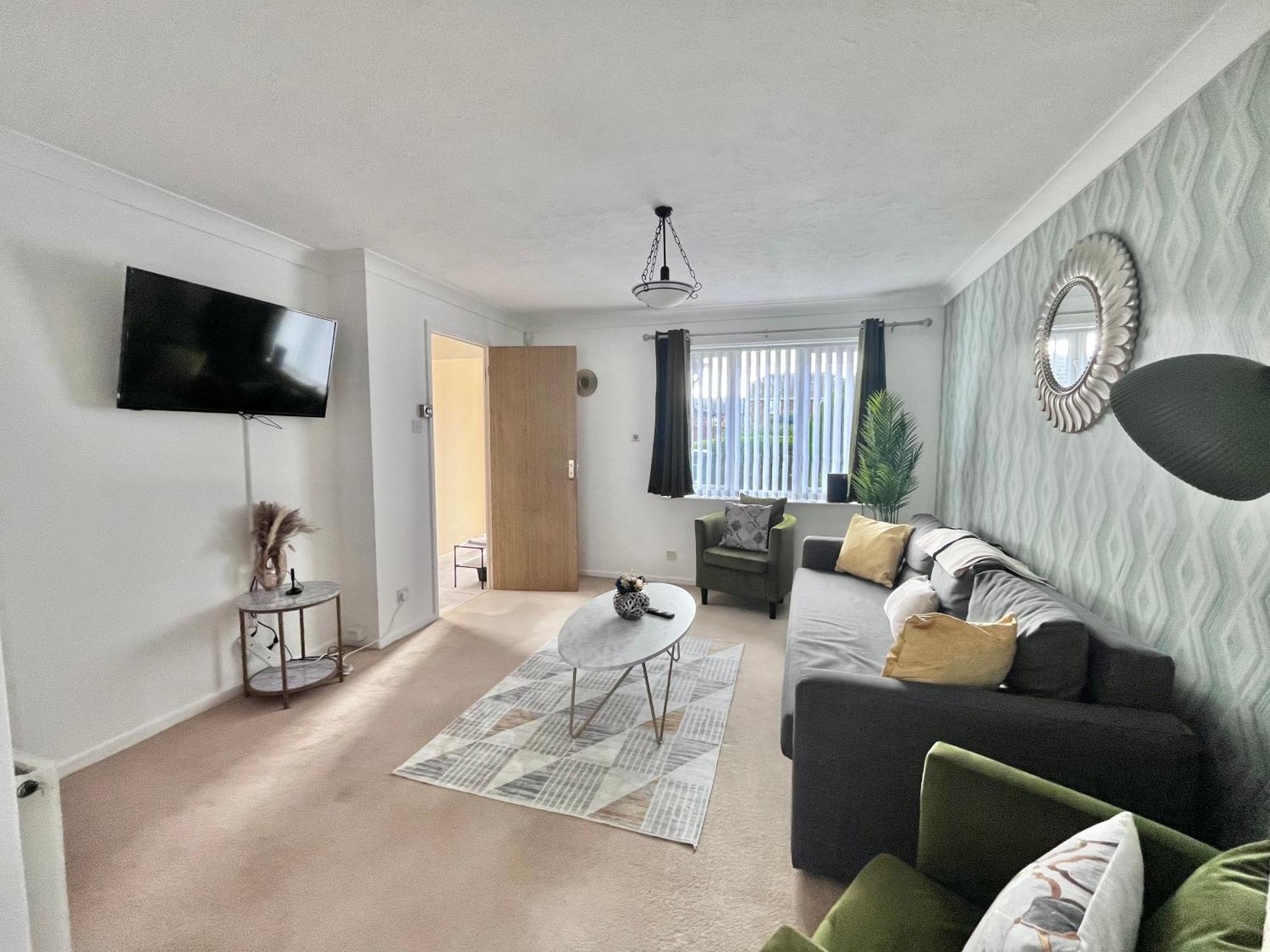 Lush House Close To Ashford Town Centre With Driveway Eksteriør bilde