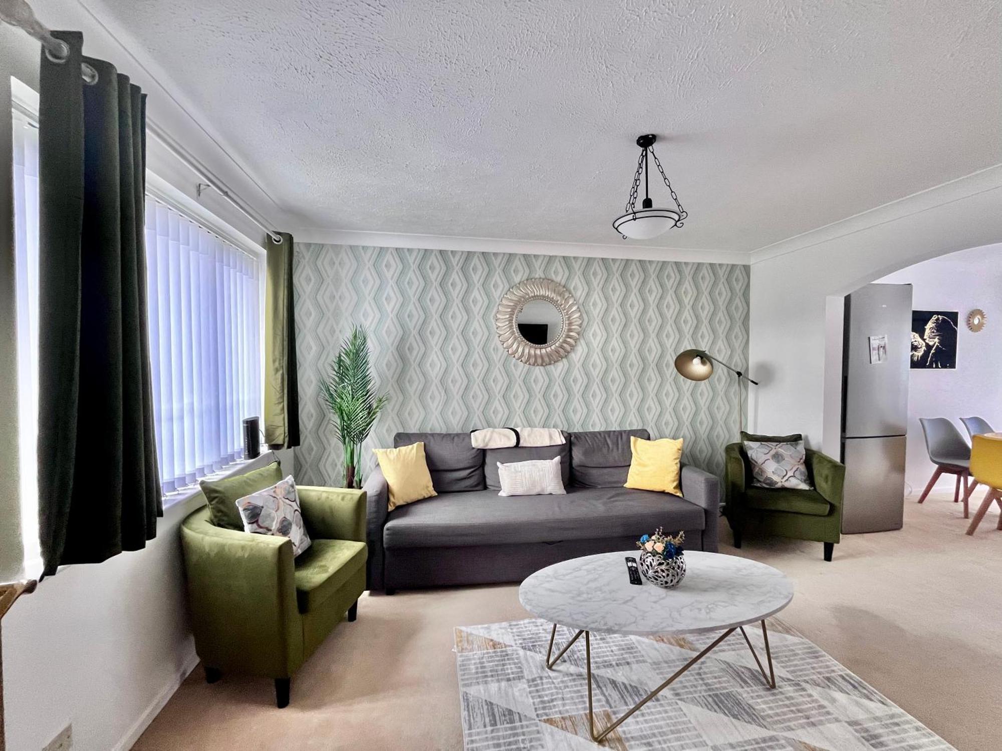 Lush House Close To Ashford Town Centre With Driveway Eksteriør bilde