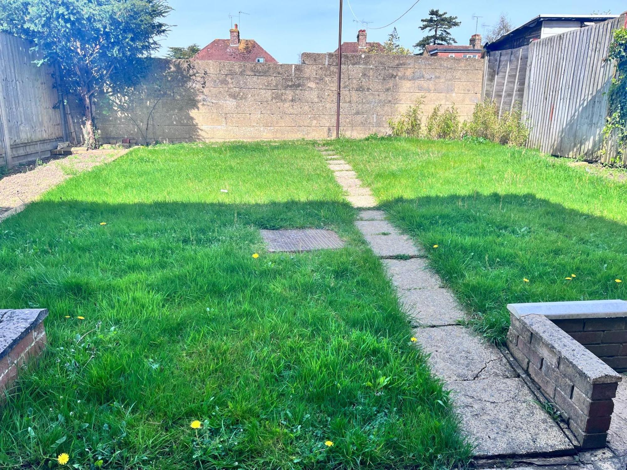 Lush House Close To Ashford Town Centre With Driveway Eksteriør bilde
